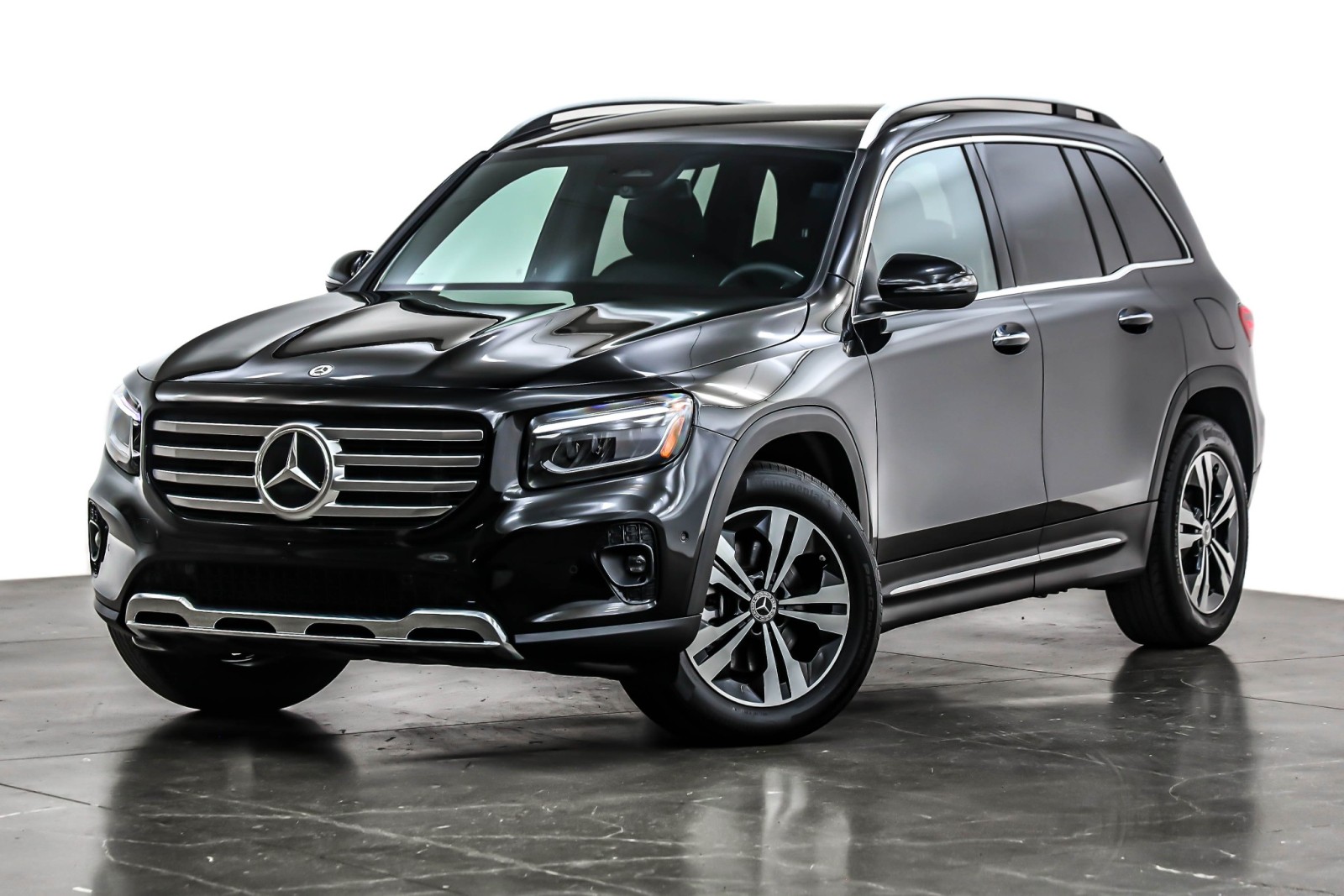 2025 Mercedes-Benz GLB Base's photo