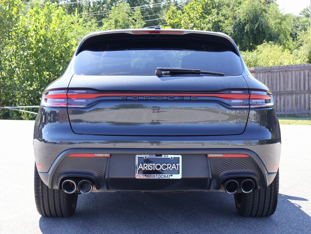 2025 Porsche Macan T photo 5