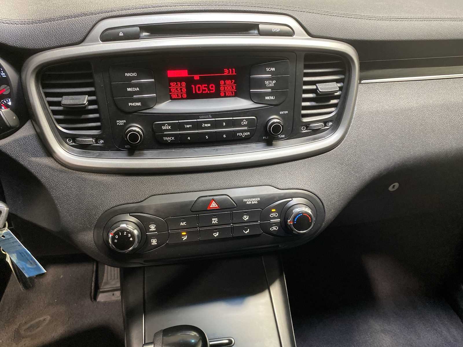 2016 Kia Sorento L photo 15