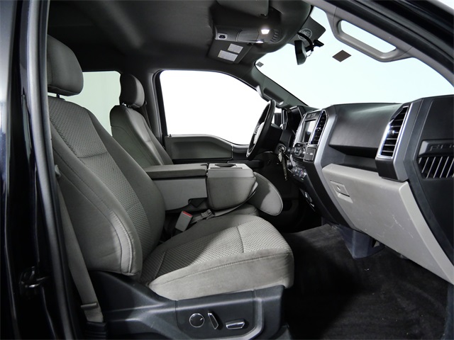 2016 Ford F-150 XLT photo 11