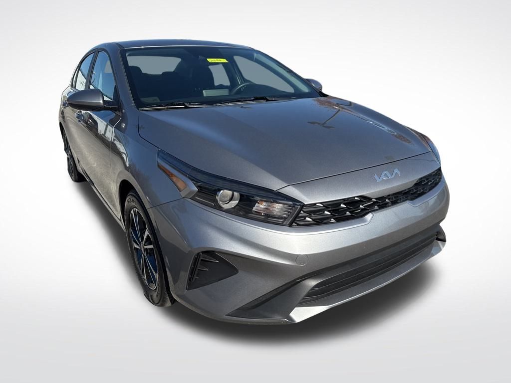 2023 Kia Forte LXS's photo