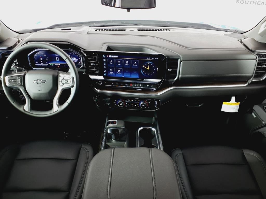 2025 Chevrolet Silverado 1500 RST photo 3