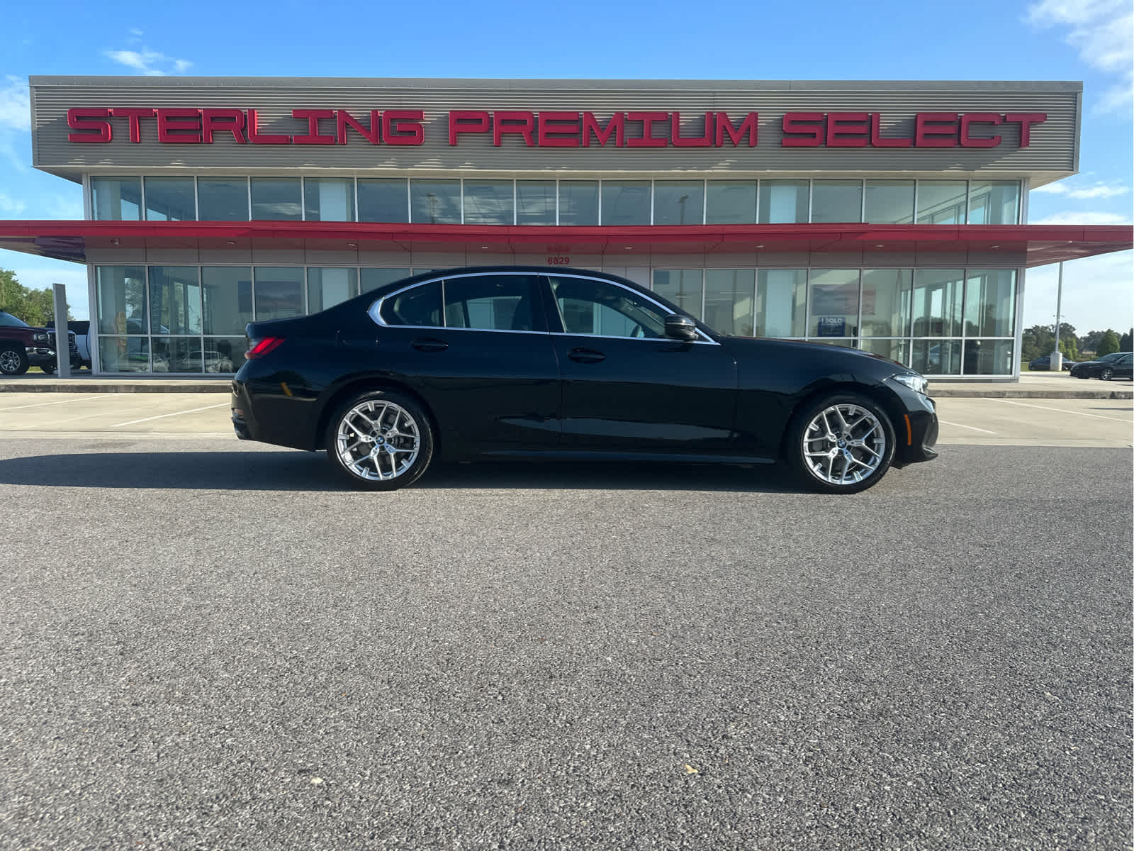 2025 BMW 3 Series 330i's photo