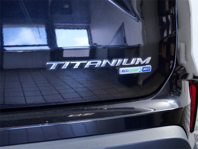 2019 Ford Edge Titanium photo 9