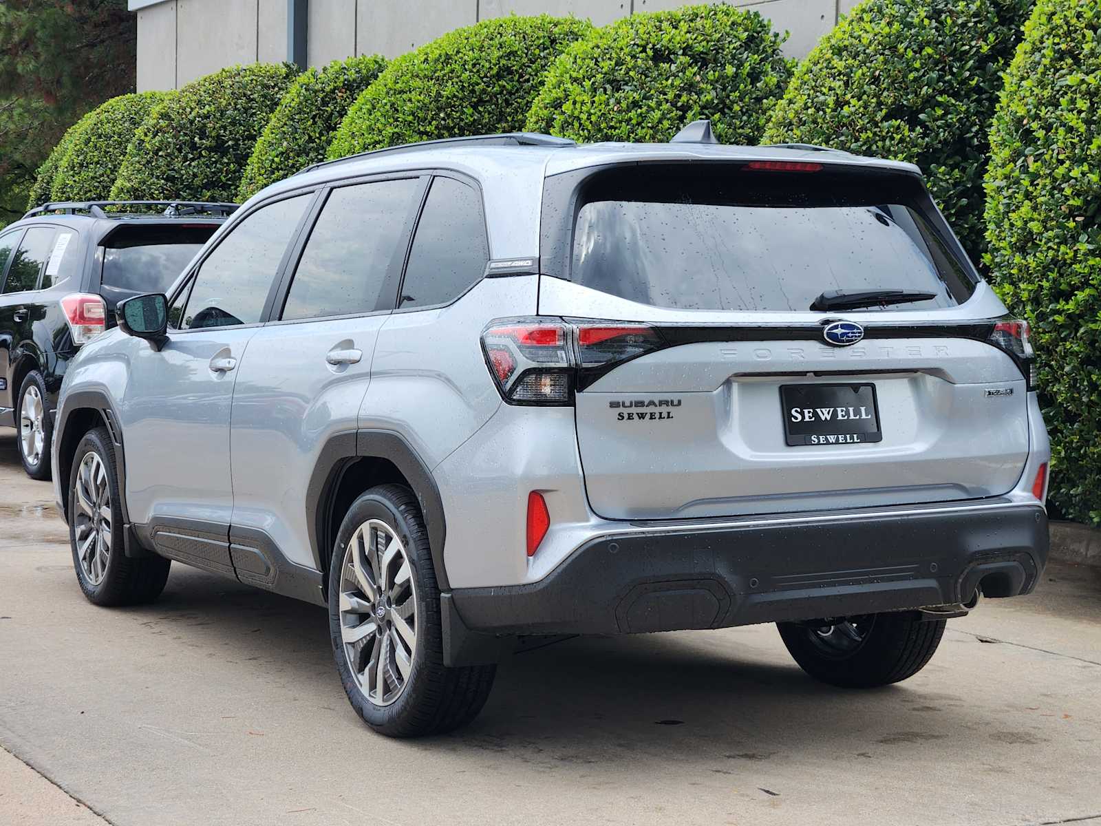 2025 Subaru Forester Touring photo 4