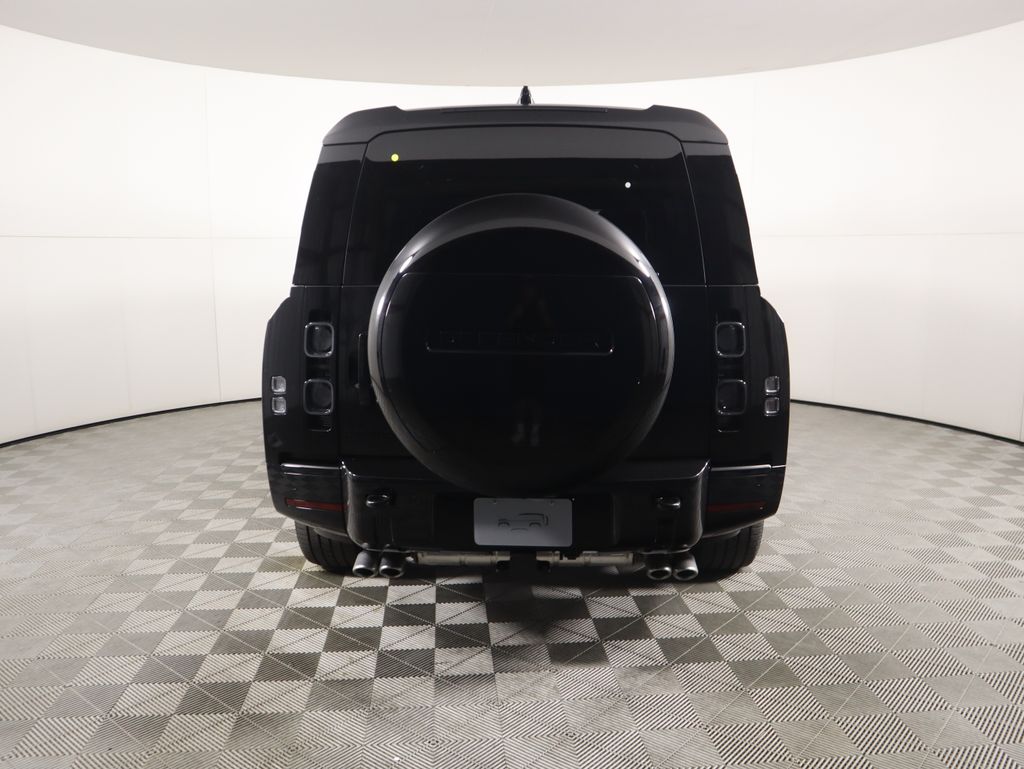 2025 Land Rover Defender 130 V8 photo 6