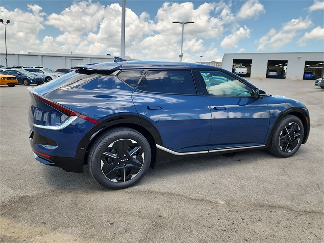 2025 Kia EV6 Wind photo 2