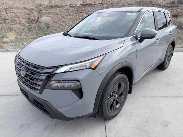 2026 Nissan Rogue SV's photo