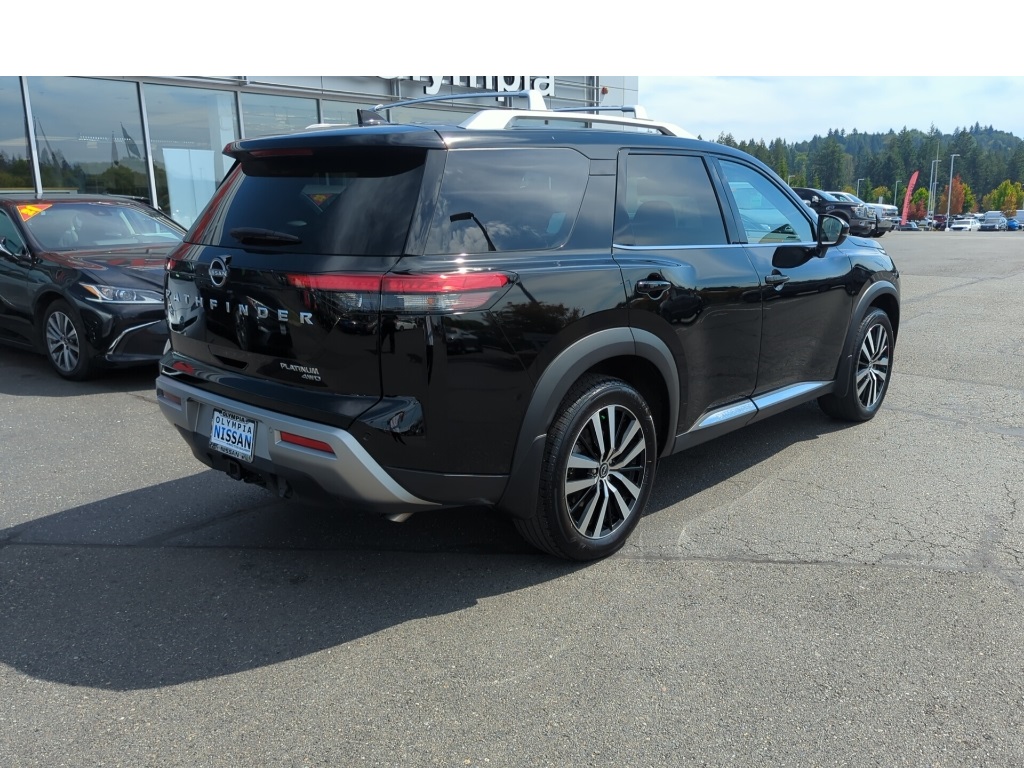 2024 Nissan Pathfinder Platinum photo 4