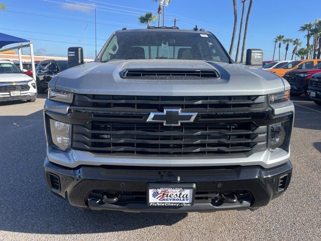 2026 Chevrolet Silverado 2500HD Custom photo 2