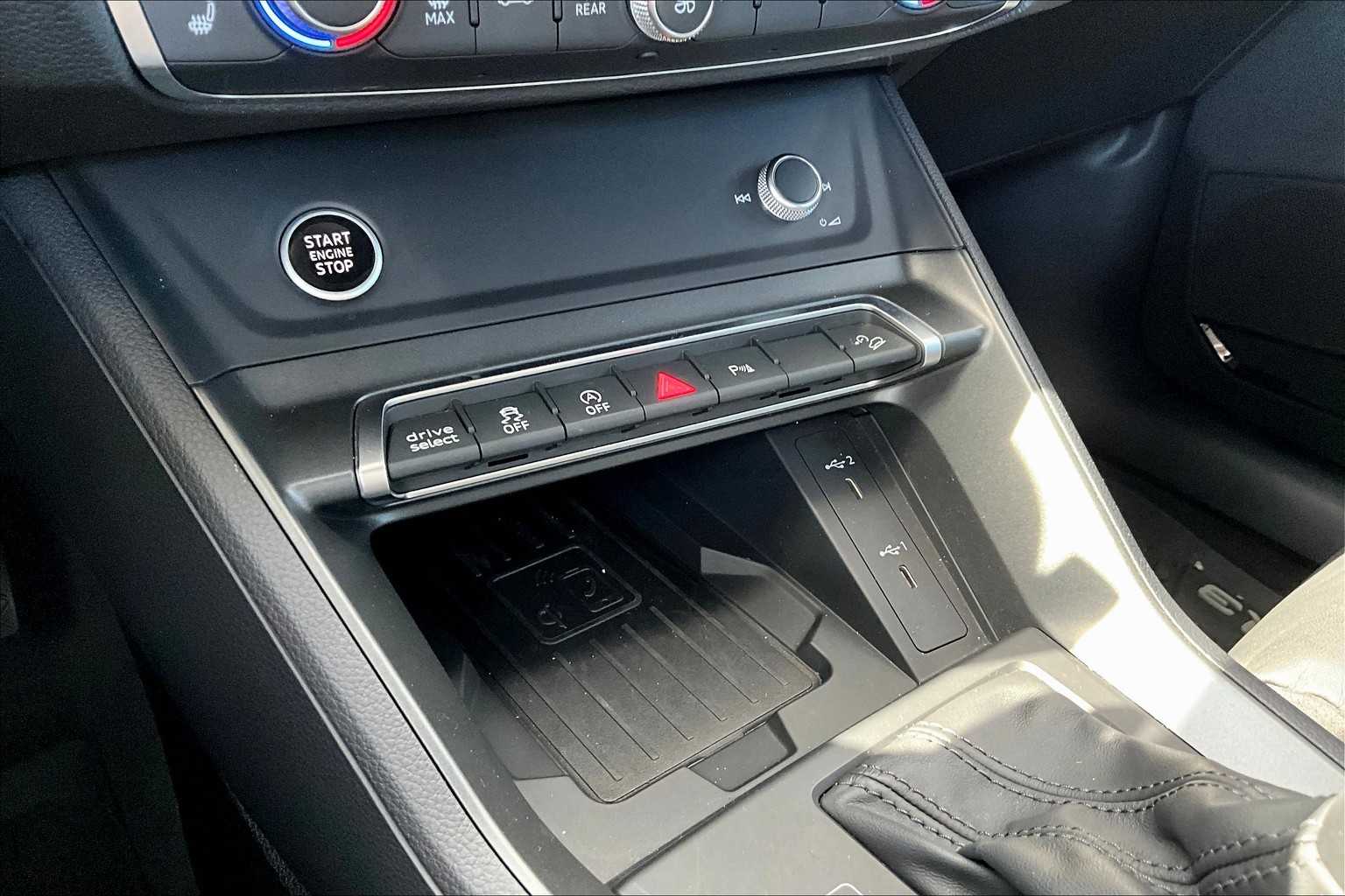 2023 Audi Q3 S line Premium Plus photo 29