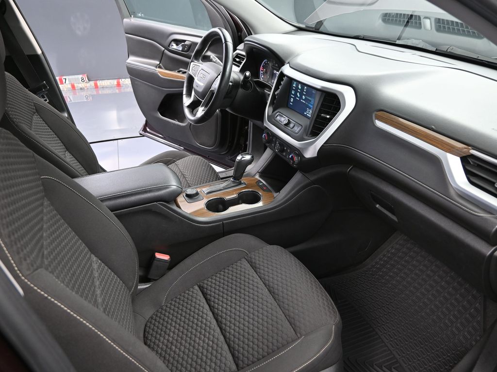 2017 Gmc Acadia SLE photo 41