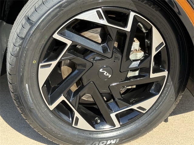 2023 Kia Sportage photo 3