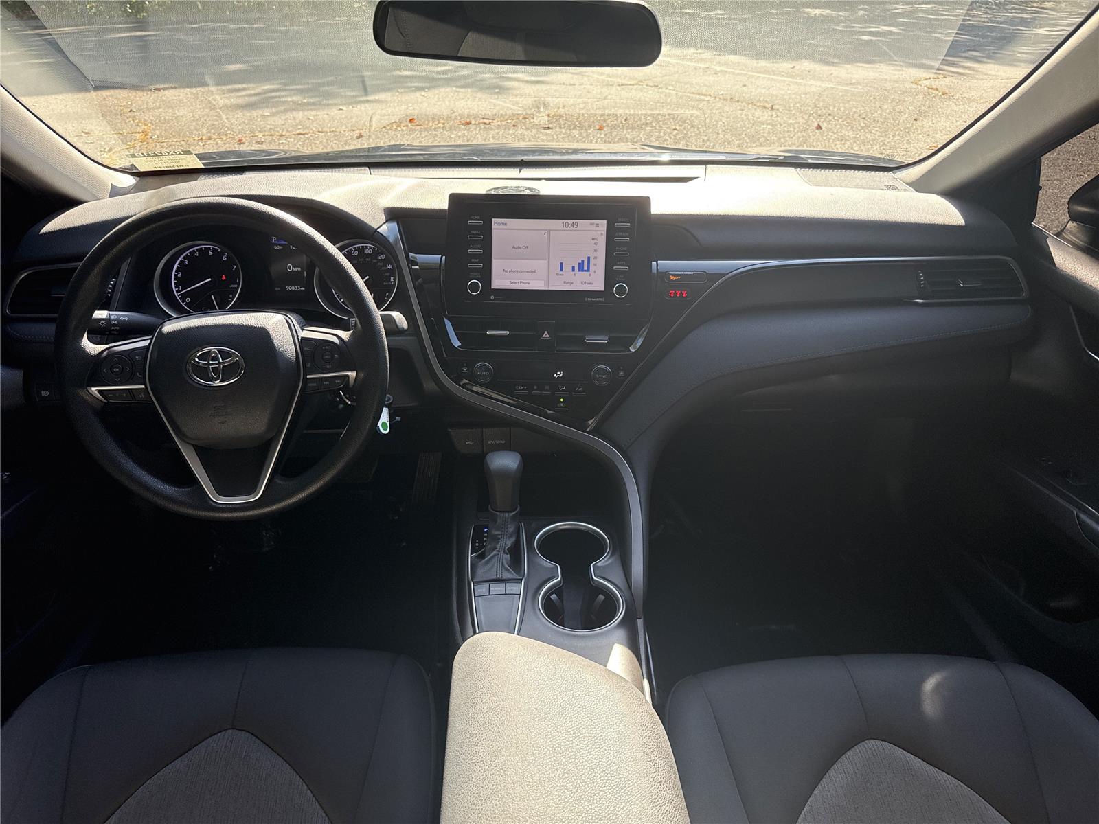 2022 Toyota Camry LE photo 8