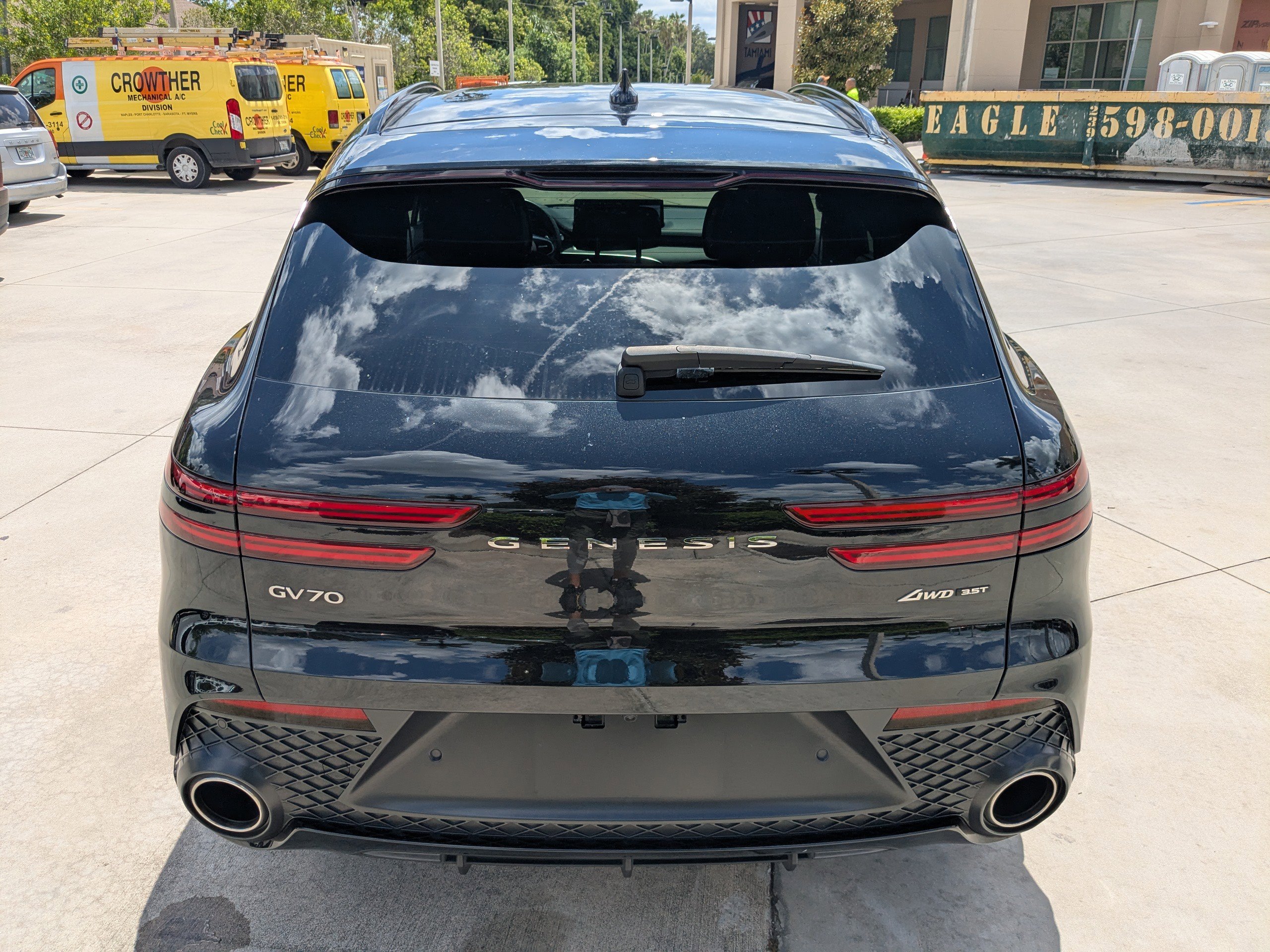 2022 Genesis GV70 3.5T Sport photo 3
