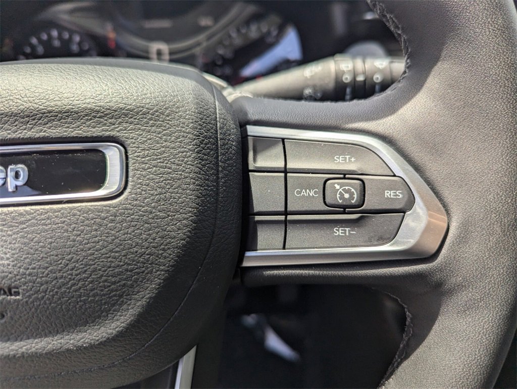 2025 Jeep Compass Latitude photo 17