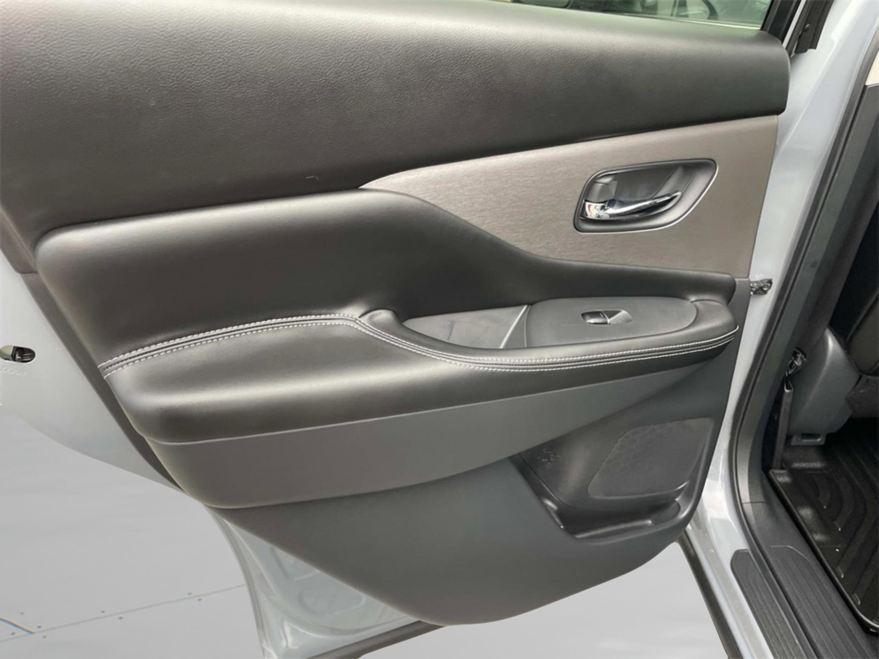2024 Nissan Murano SL photo 8