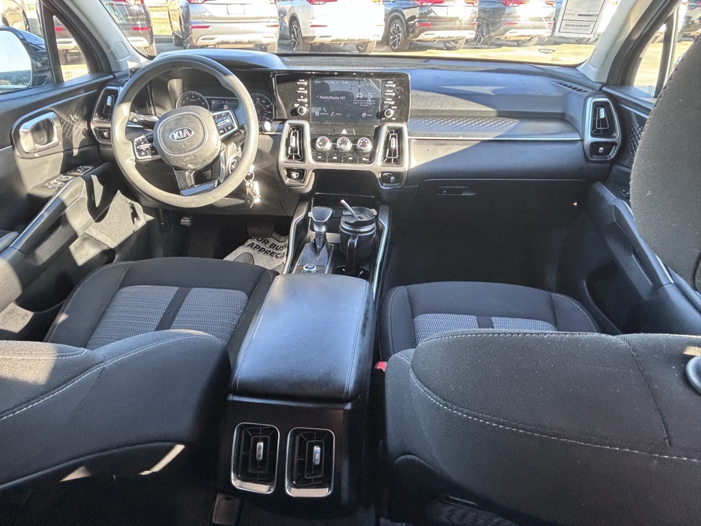 2021 Kia Sorento LX photo 28