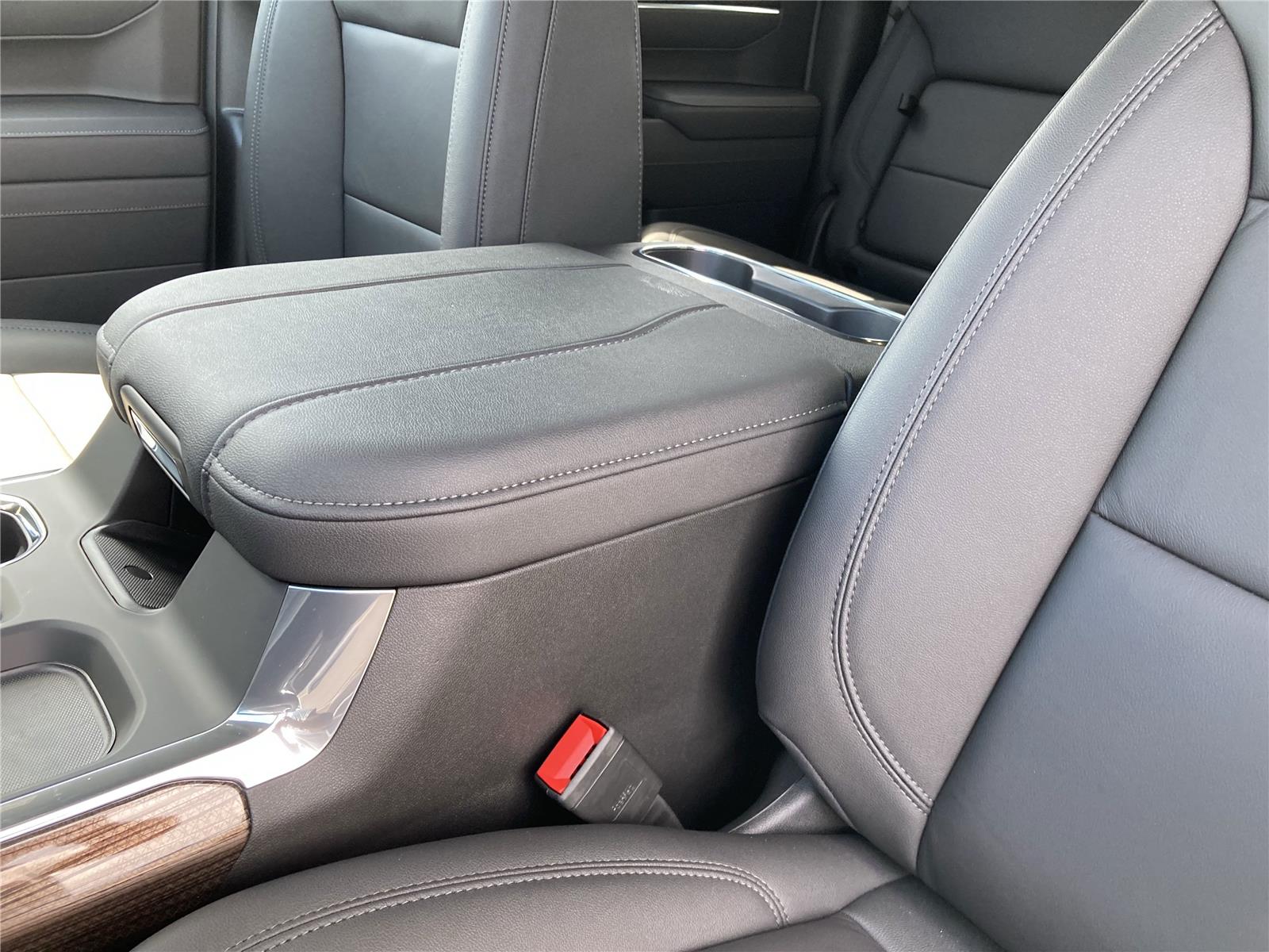 2026 Chevrolet Silverado 1500 RST photo 24
