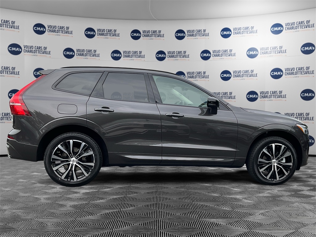 2025 Volvo XC60 B5 Plus photo 5
