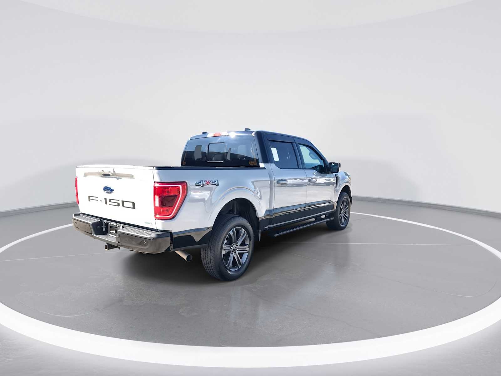 2023 Ford F-150 XLT photo 8