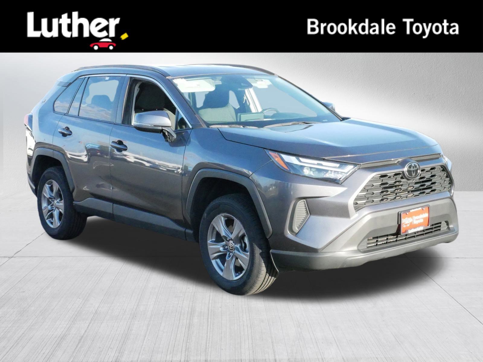 2024 Toyota RAV4 XLE's photo