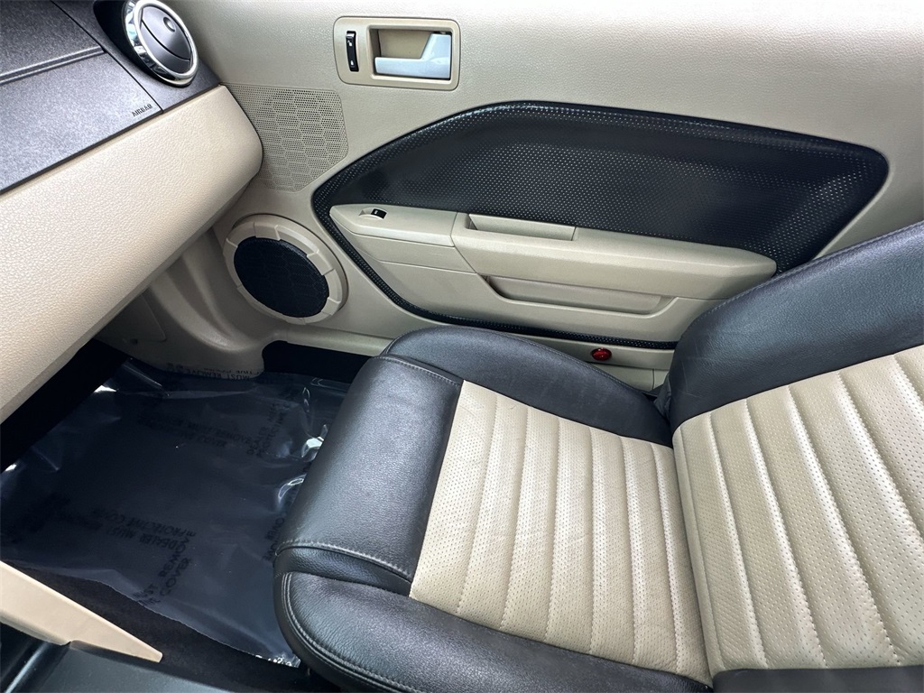 2008 Ford Mustang GT Premium photo 25