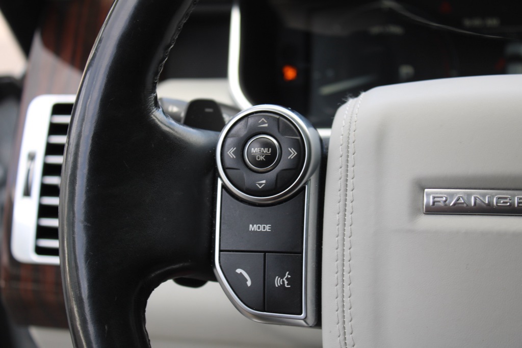 2016 Land Rover Range Rover HSE photo 15