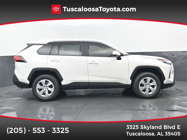 2025 Toyota RAV4 LE's photo