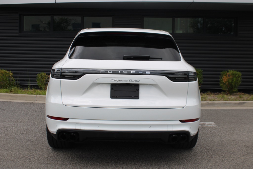 2023 Porsche Cayenne Turbo photo 6