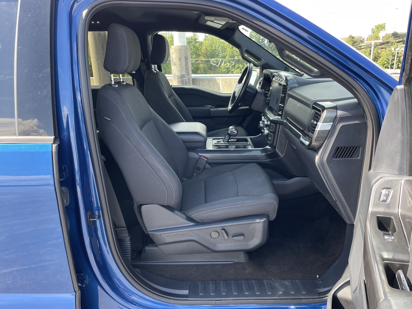 2022 Ford F-150 XLT photo 12