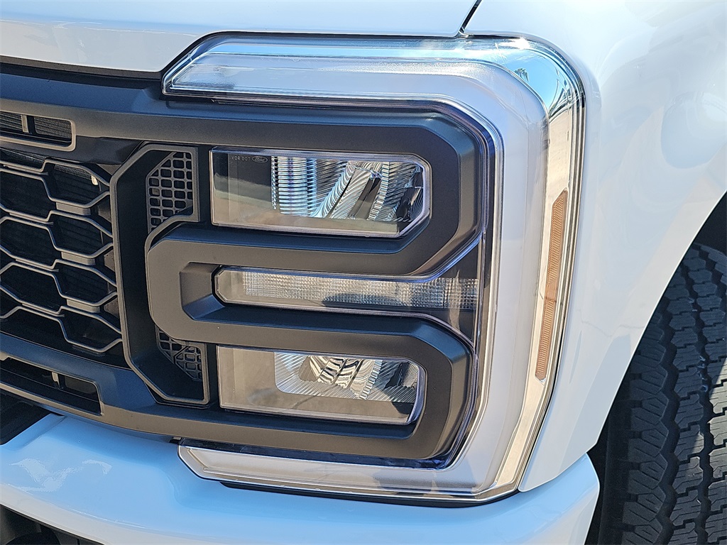 2025 Ford F-350 XL photo 32