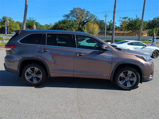 2018 Toyota Highlander Hybrid Limited photo 3