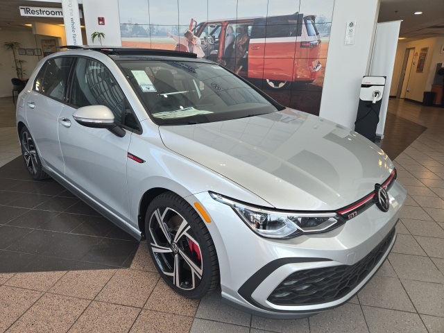 2024 Volkswagen Golf GTI SE photo 2