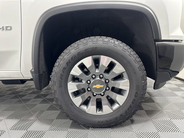 2025 Chevrolet Silverado 2500HD Custom photo 7