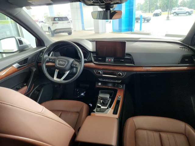 2021 Audi Q5 Premium photo 2