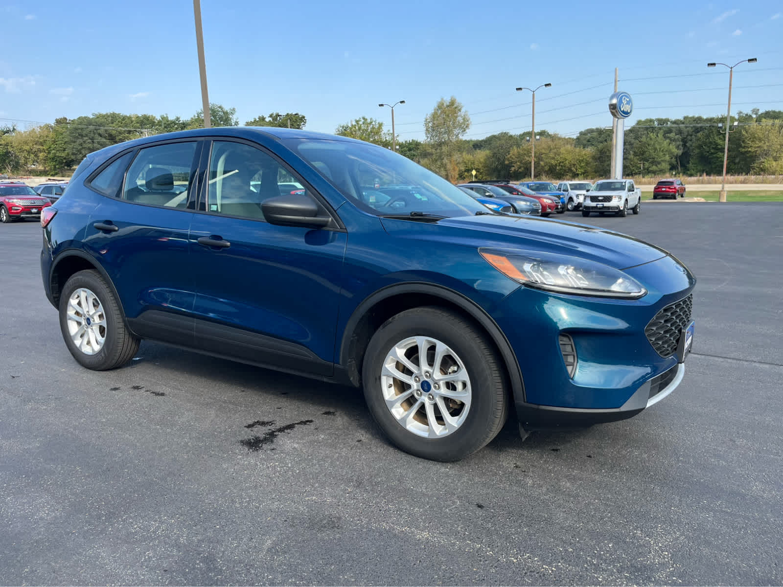 2020 Ford Escape S photo 2