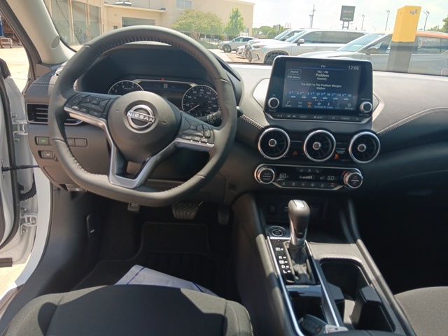 2025 Nissan Sentra SV photo 17