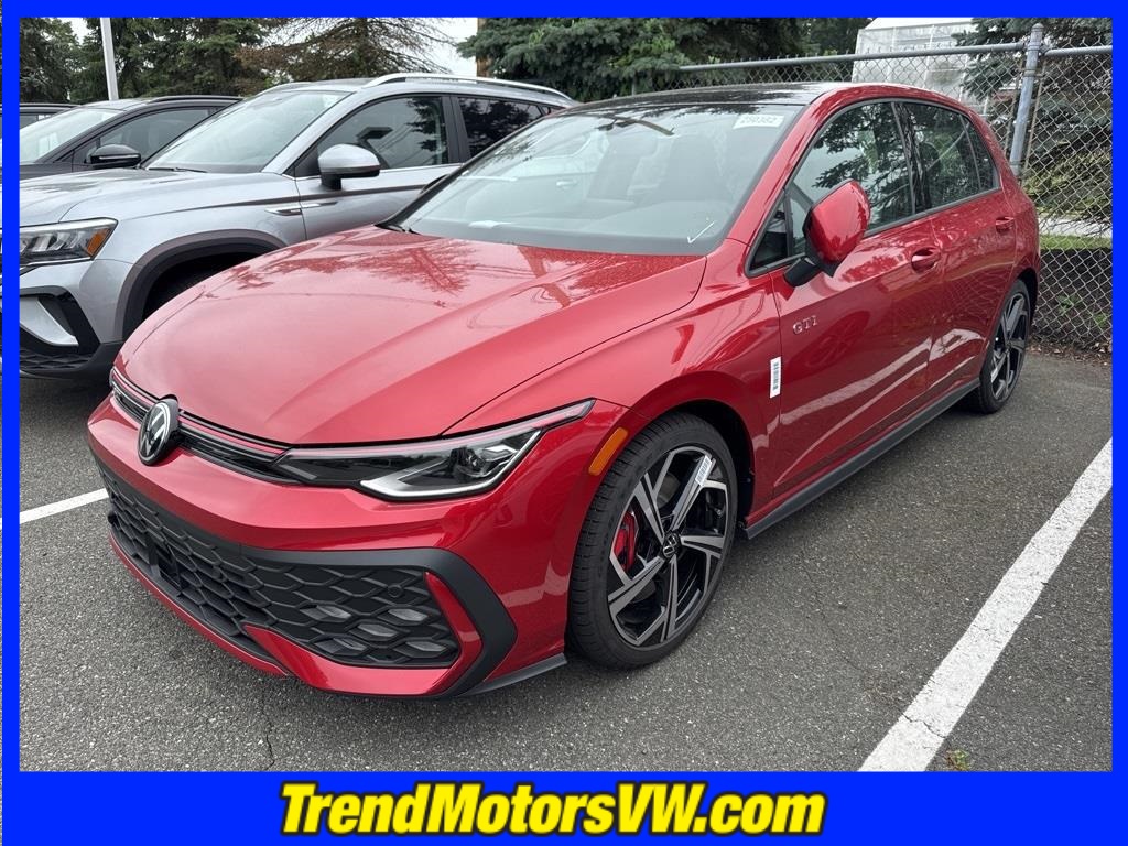 2025 Volkswagen Golf GTI SE photo 3