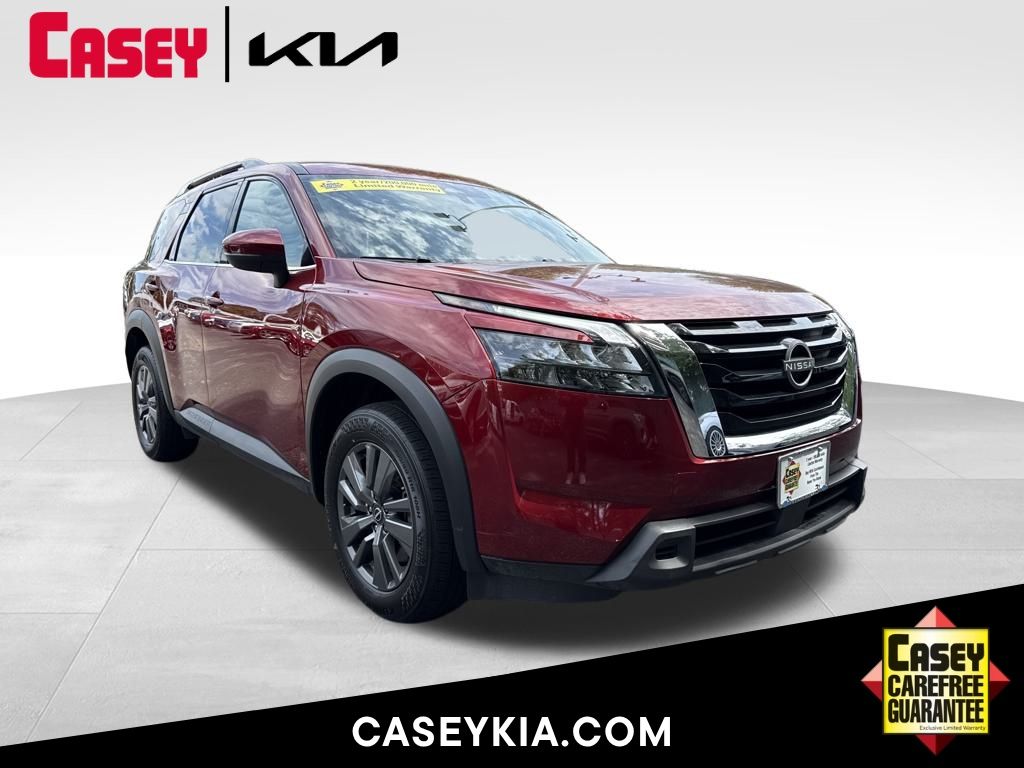 2024 Nissan Pathfinder SV's photo