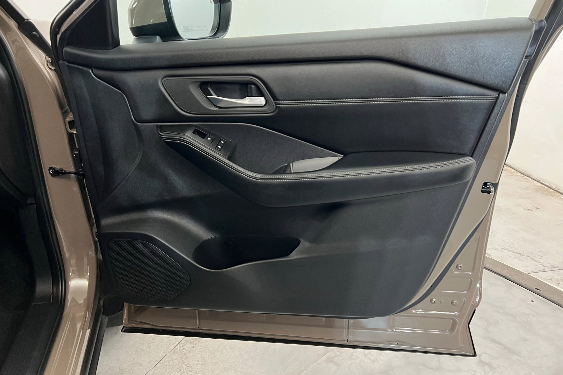 2024 Nissan Rogue SV photo 23