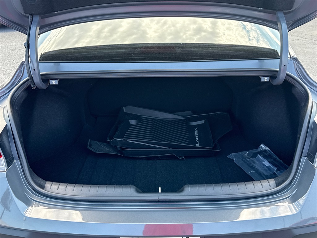 2024 Hyundai Elantra SEL photo 18