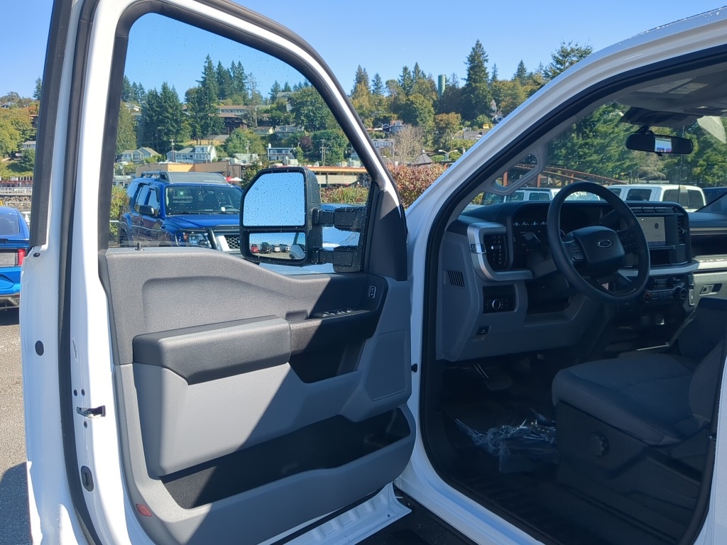 2023 Ford F-250 XL photo 4