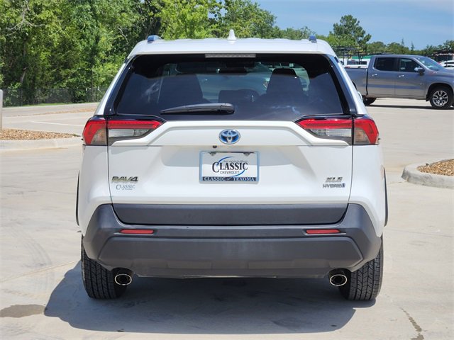 2023 Toyota RAV4 Hybrid XLE photo 5