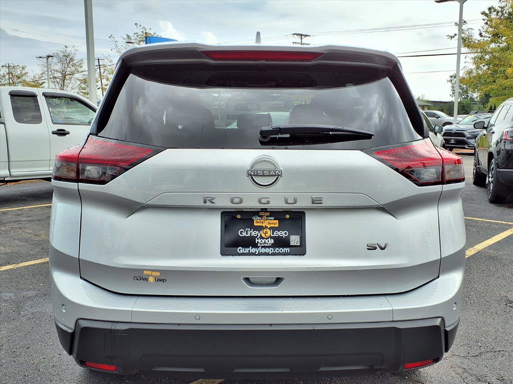 2024 Nissan Rogue SV photo 10
