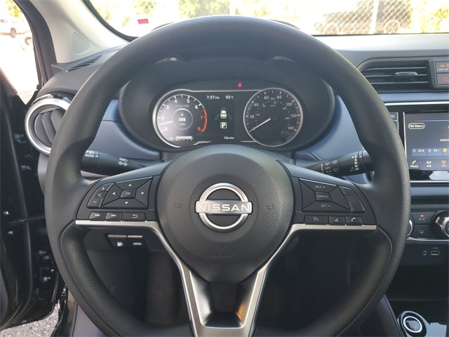 2025 Nissan Versa 1.6 SV photo 9