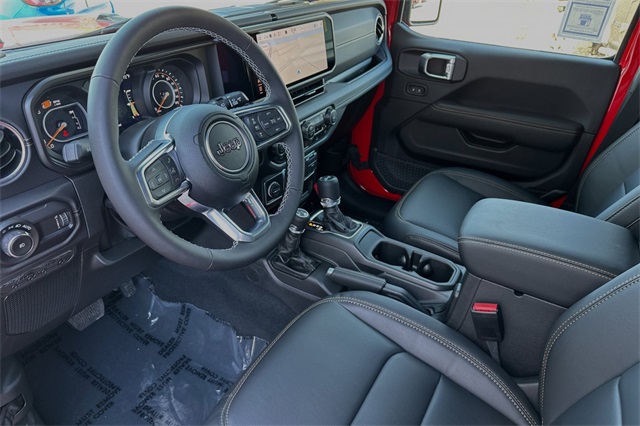 2025 Jeep Wrangler Sahara photo 2