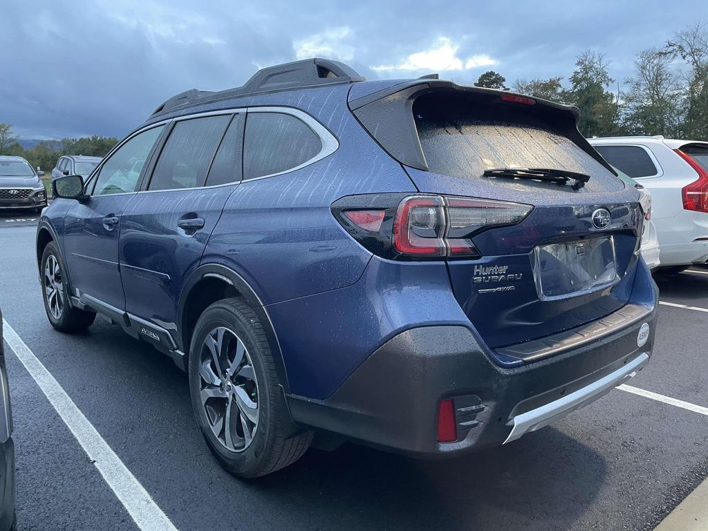 2020 Subaru Outback Limited photo 2