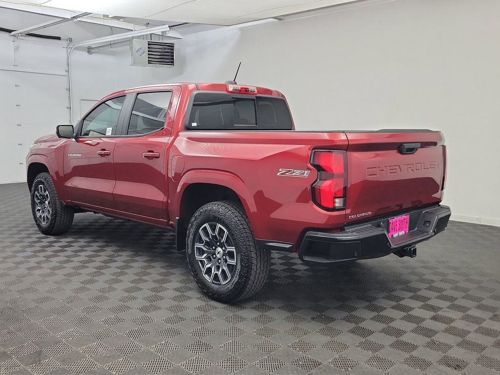 2025 Chevrolet Colorado Z71 photo 3