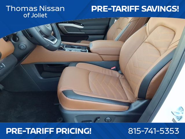 2025 Nissan Pathfinder Platinum photo 7
